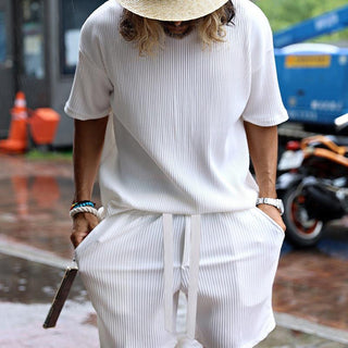 Zweiteiler für Herren - Stilvolles Geripptes Sommer Set mit T-Shirt und Sweat Short