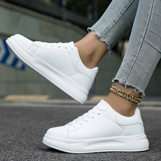 Saubere weiße Ledersneaker für Damen