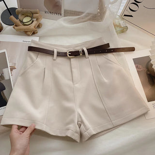 Kurze Hose - Schicke A-Linie Damen-Shorts mit Gürtel